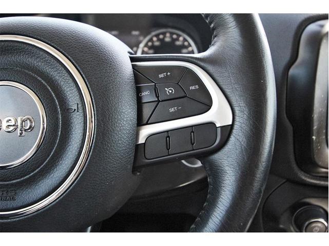 Photo of 2021 Alpine White Clearcoat Jeep Renegade