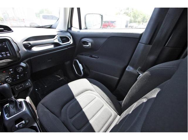 Photo of 2021 Alpine White Clearcoat Jeep Renegade