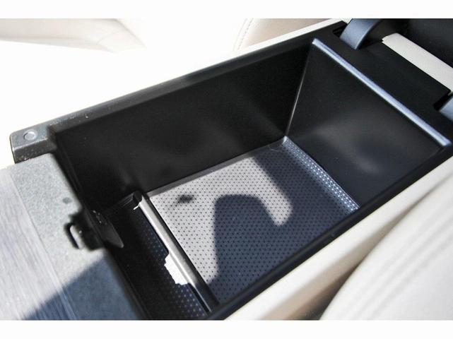 Photo of 2021 Black Sapphire Metallic BMW 330