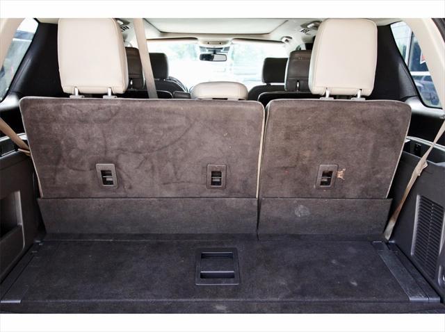 Photo of 2018 White Platinum Ford Expedition