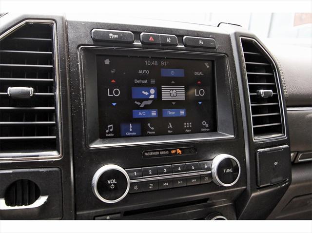 Photo of 2018 White Platinum Ford Expedition