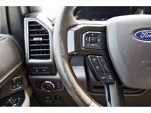 Photo of 2018 White Platinum Ford Expedition