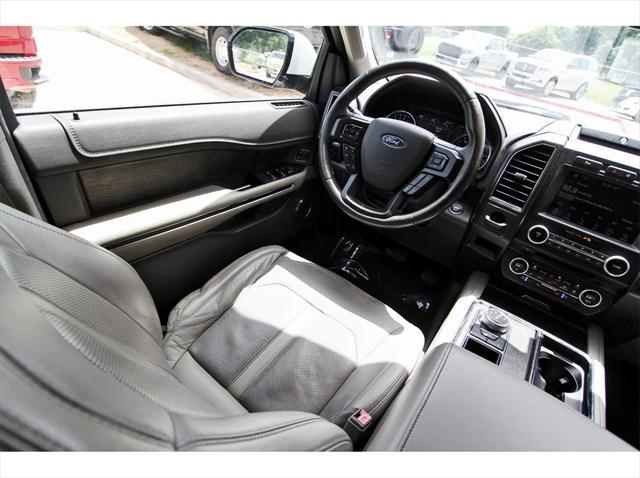 Photo of 2018 White Platinum Ford Expedition
