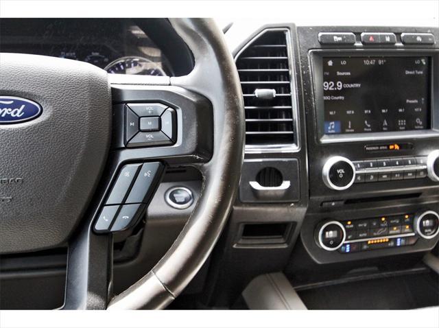 Photo of 2018 White Platinum Ford Expedition