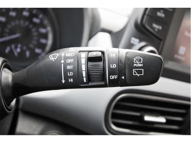 Photo of 2021 Lunar White Hyundai KONA