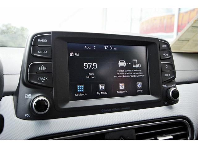 Photo of 2021 Lunar White Hyundai KONA