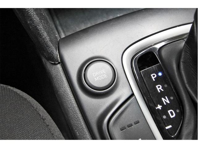 Photo of 2021 Lunar White Hyundai KONA
