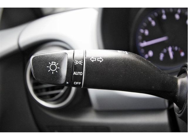 Photo of 2021 Lunar White Hyundai KONA