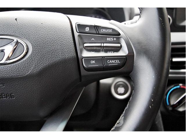 Photo of 2021 Lunar White Hyundai KONA
