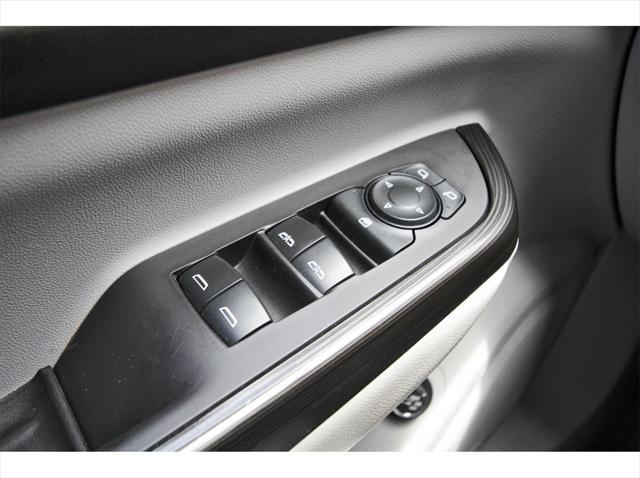 Photo of 2020 White Frost Tricoat GMC Acadia