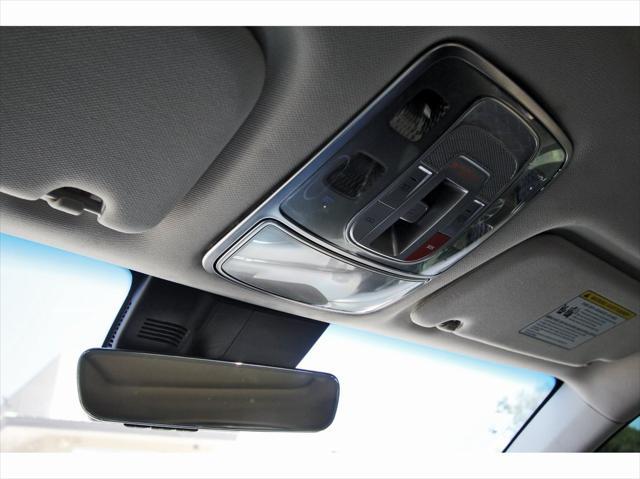 Photo of 2022 Alta White Genesis GV70
