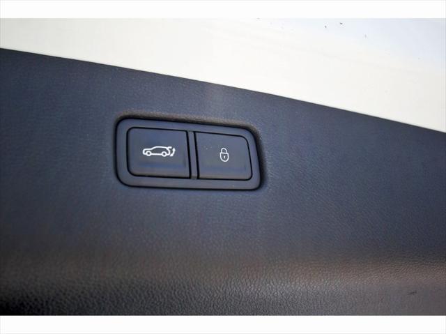 Photo of 2022 Alta White Genesis GV70