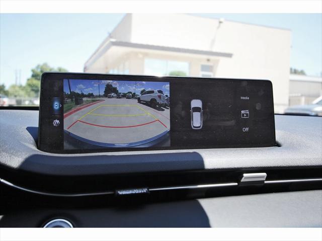 Photo of 2022 Alta White Genesis GV70