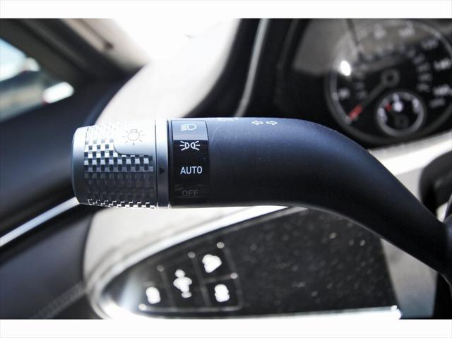 Photo of 2022 Alta White Genesis GV70
