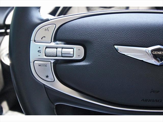 Photo of 2022 Alta White Genesis GV70