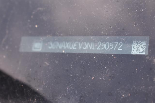 Photo of 2022 Silver Ice Metallic Chevrolet Equinox