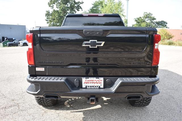 Photo of 2021 Black Chevrolet Silverado 1500