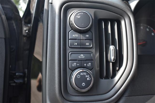 Photo of 2021 Black Chevrolet Silverado 1500