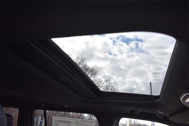 Photo of 2025 Bright White Clearcoat Jeep Grand Cherokee