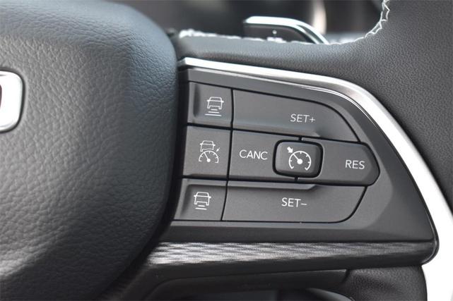 Photo of 2025 Bright White Clearcoat Jeep Grand Cherokee