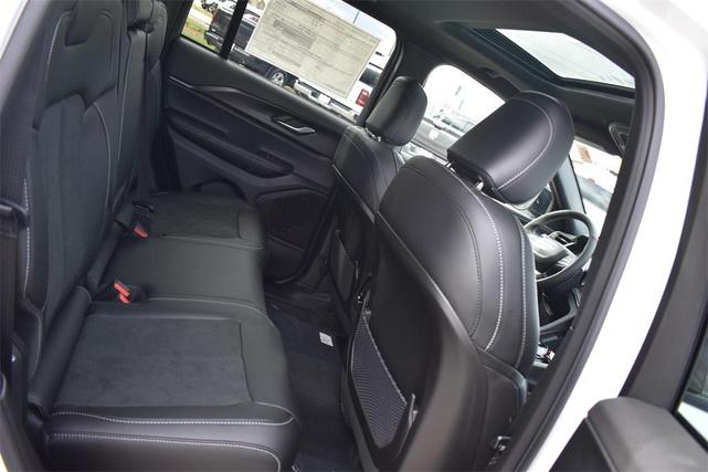 Photo of 2025 Bright White Clearcoat Jeep Grand Cherokee