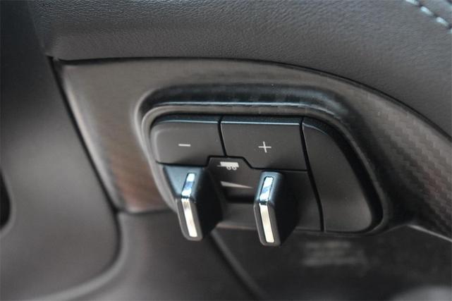 Photo of 2019 White Knuckle Clearcoat Dodge Durango