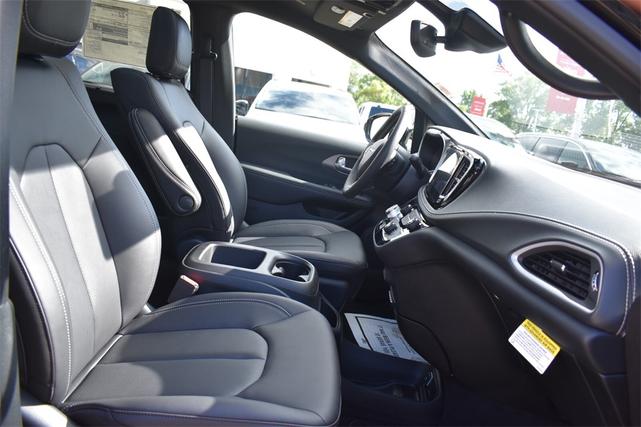 Photo of 2026 Pxj Chrysler Pacifica