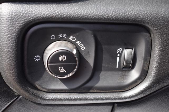 Photo of 2025 Diamond Black Crystal Pearlcoat RAM 2500