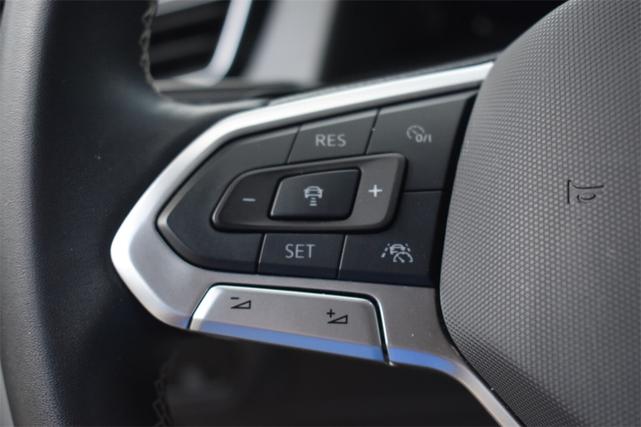 Photo of 2024 Pure White Volkswagen Atlas Cross Sport