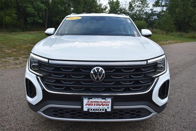 Photo of 2024 Pure White Volkswagen Atlas Cross Sport