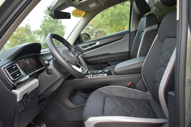 Photo of 2025 Avocado Green Pearl Volkswagen Atlas