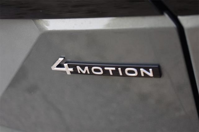 Photo of 2025 Avocado Green Pearl Volkswagen Atlas