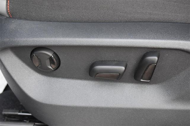 Photo of 2025 Avocado Green Pearl Volkswagen Atlas