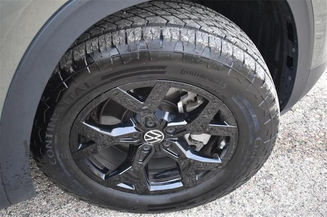 Photo of 2025 Avocado Green Pearl Volkswagen Atlas