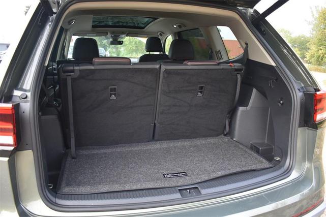 Photo of 2025 Avocado Green Pearl Volkswagen Atlas