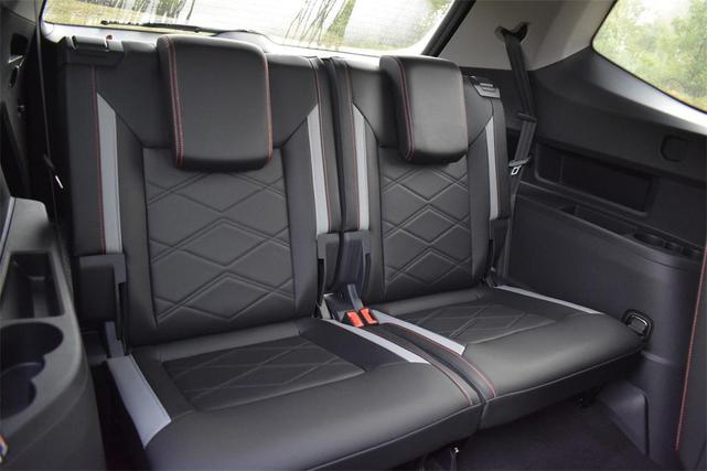 Photo of 2025 Avocado Green Pearl Volkswagen Atlas