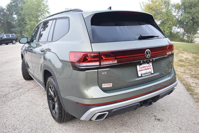 Photo of 2025 Avocado Green Pearl Volkswagen Atlas