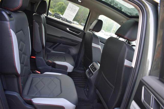 Photo of 2025 Avocado Green Pearl Volkswagen Atlas