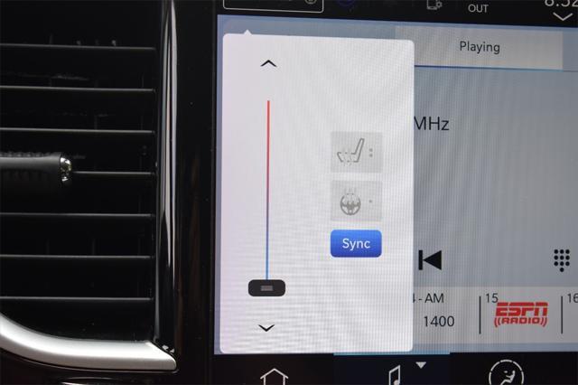 Photo of 2023 Brilliant Black Crystal Pearlcoat Chrysler Pacifica