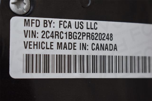 Photo of 2023 Brilliant Black Crystal Pearlcoat Chrysler Pacifica