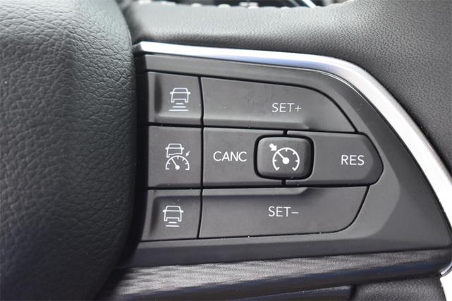 Photo of 2024 Diamond Black Crystal Pearlcoat Jeep Grand Cherokee