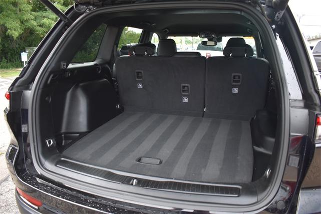 Photo of 2024 Diamond Black Crystal Pearlcoat Jeep Grand Cherokee