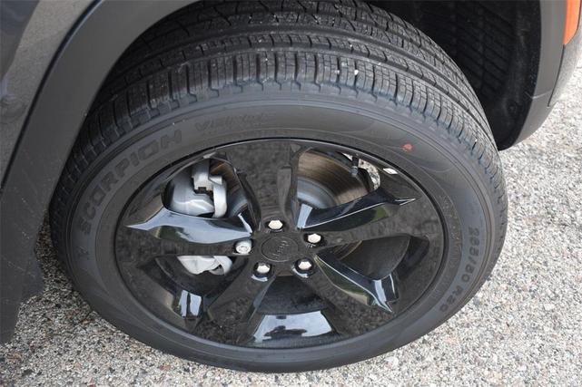 Photo of 2025 Baltic Gray Metallic Clearcoat Jeep Grand Cherokee