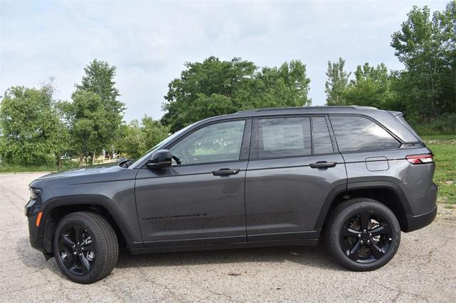 Photo of 2025 Baltic Gray Metallic Clearcoat Jeep Grand Cherokee