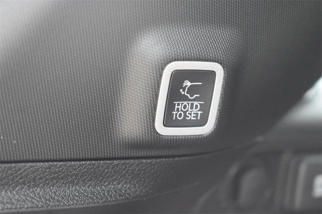 Photo of 2025 Baltic Gray Metallic Clearcoat Jeep Grand Cherokee