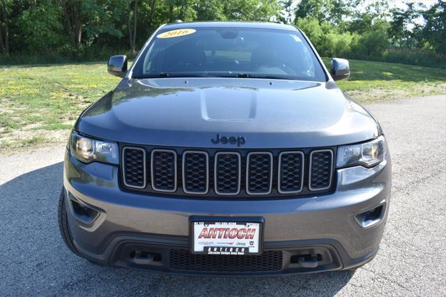 Photo of 2016 Granite Crystal Metallic Clearcoat Jeep Grand Cherokee
