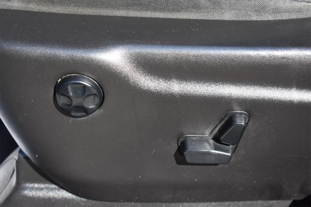 Photo of 2016 Granite Crystal Metallic Clearcoat Jeep Grand Cherokee