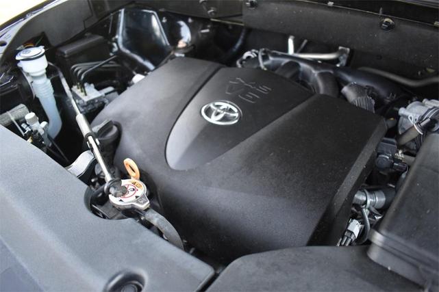 Photo of 2019 Midnight Black Metallic Toyota Highlander