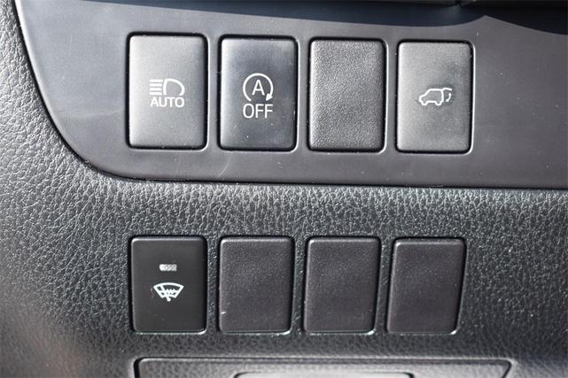 Photo of 2019 Midnight Black Metallic Toyota Highlander