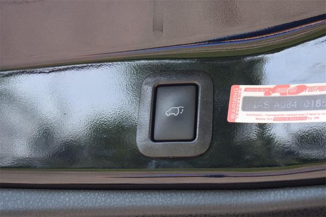Photo of 2019 Midnight Black Metallic Toyota Highlander